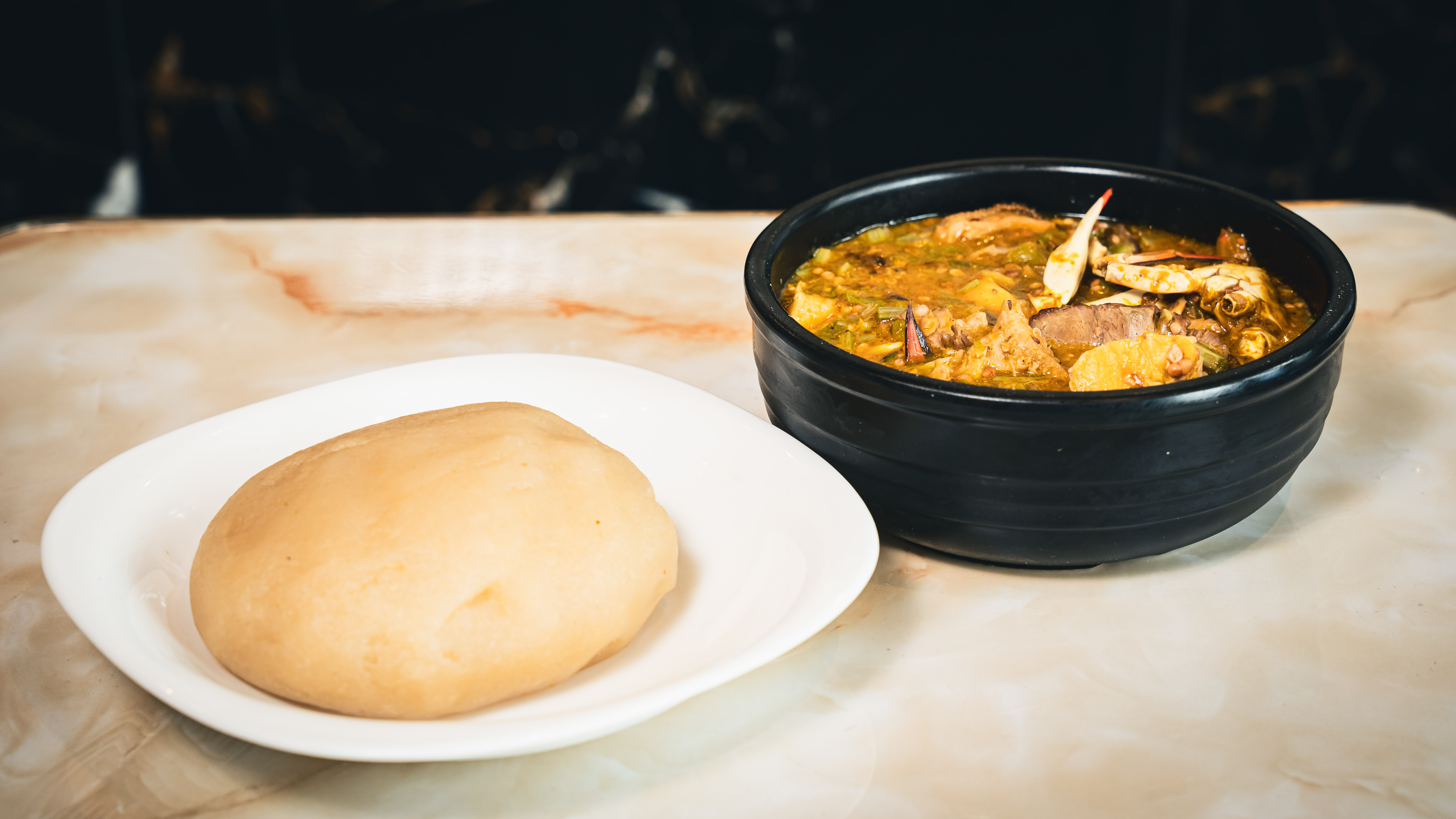 Ambiance et plats Bisso Na Bisso